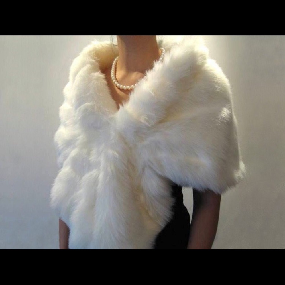 Ivory Faux Fur Wedding Wrap/Shawl. Brand new WT